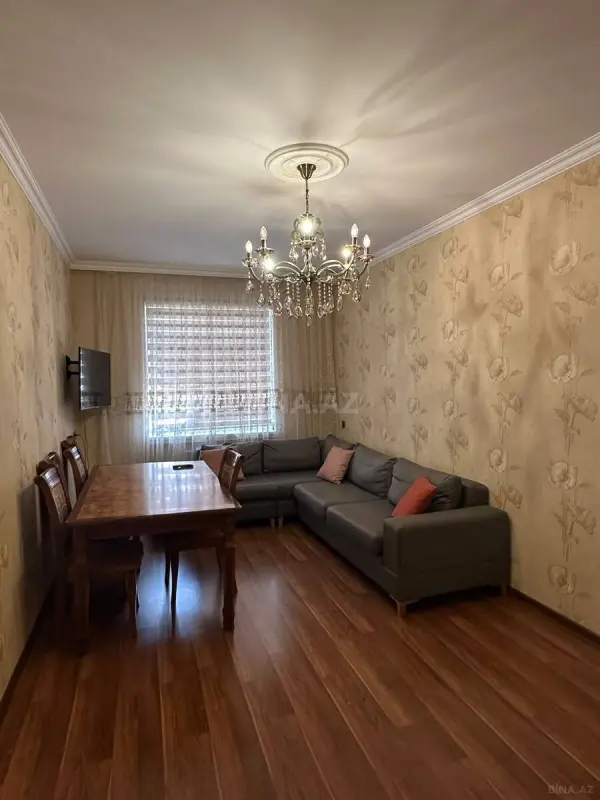 Satılır 5 otaqlı mənzil 125 m²