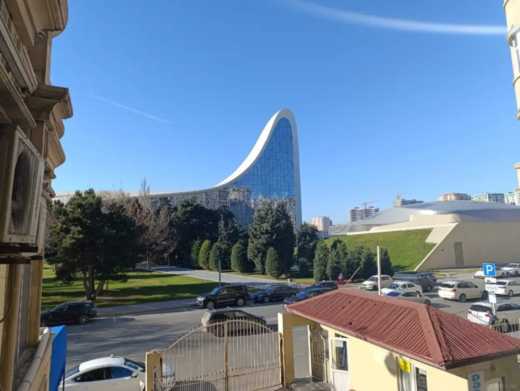 Kirayə verilir 1 otaqlı ofis 12 m²