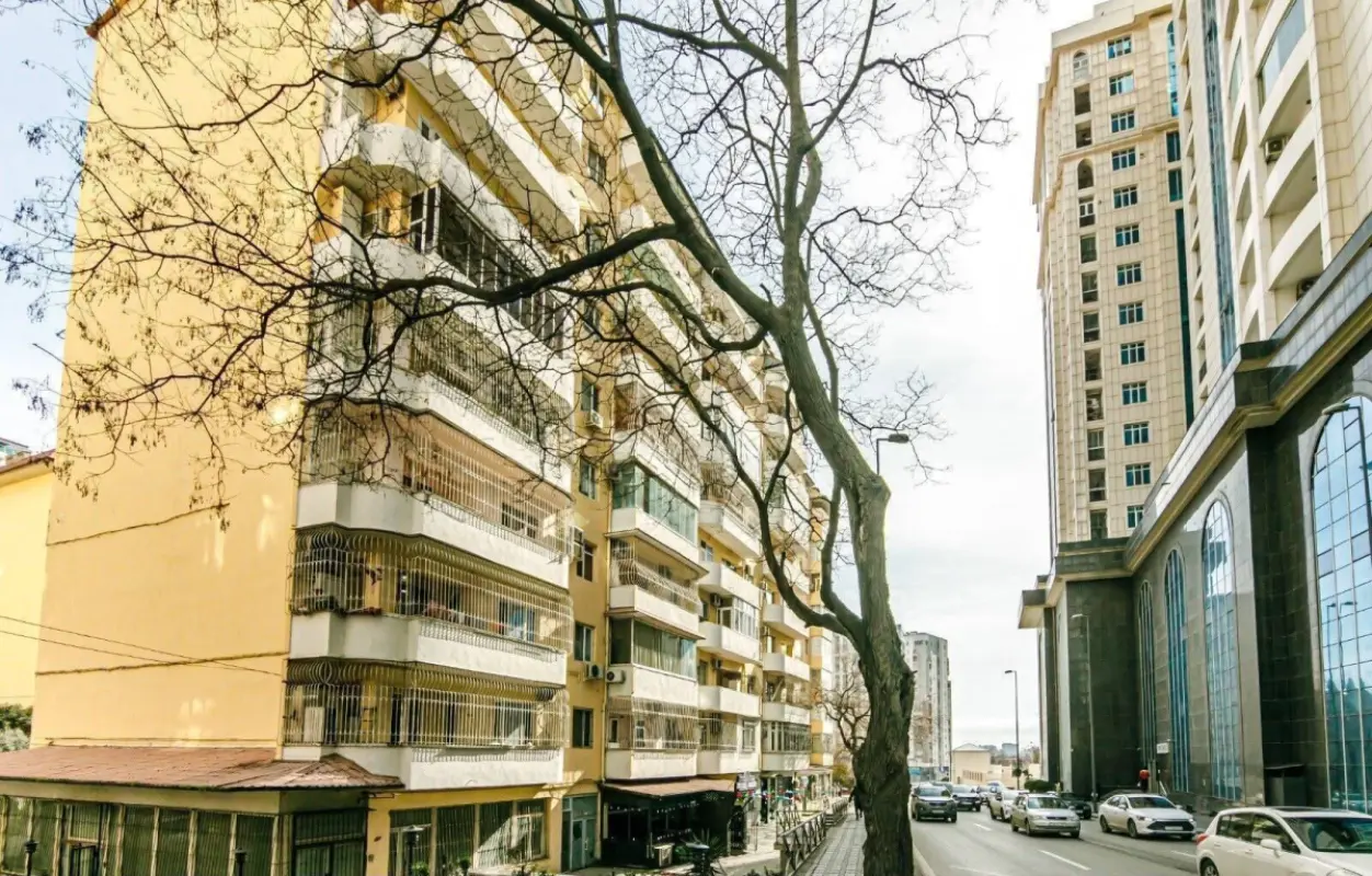 Satılır 3 otaqlı mənzil 120 m²
