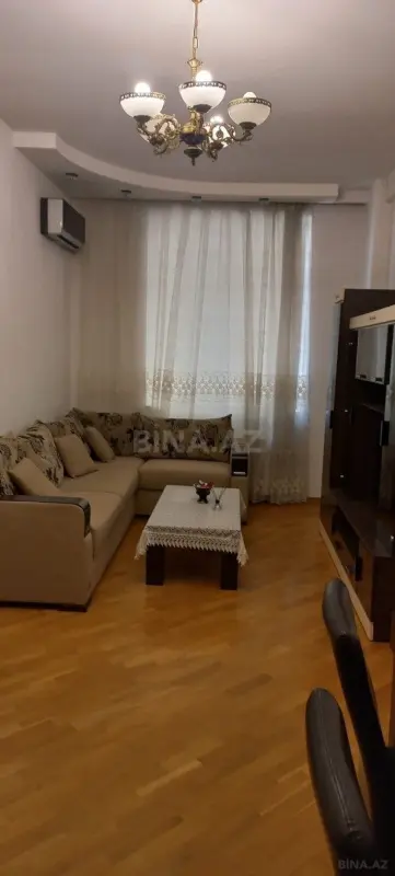 Satılır 2 otaqlı mənzil 82 m²