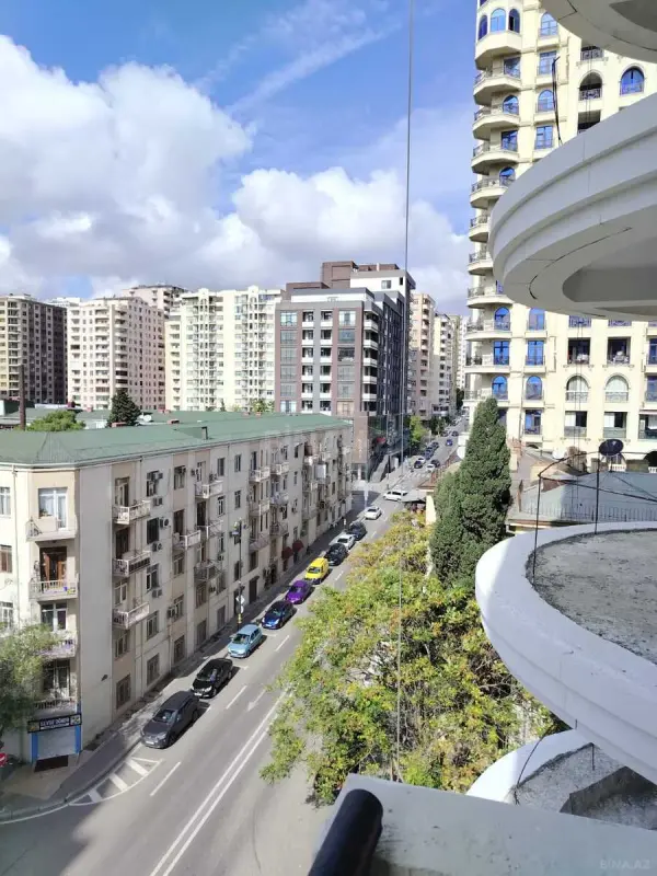 Satılır 2 otaqlı mənzil 96 m²