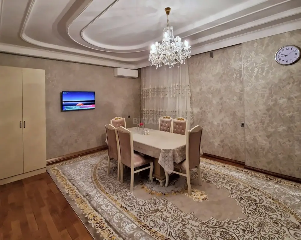 Kirayə verilir 2 otaqlı mənzil 80 m²