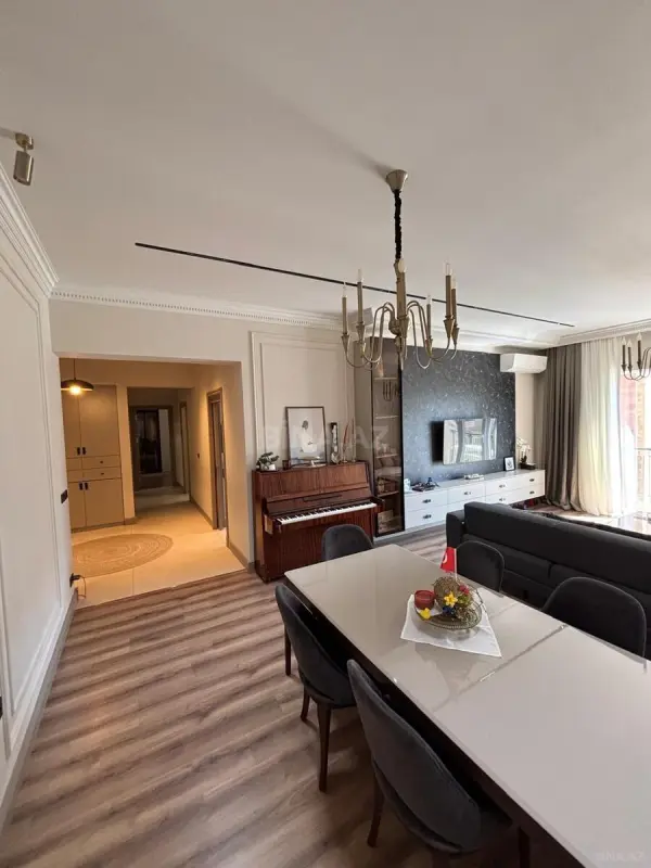Satılır 3 otaqlı mənzil 127 m²