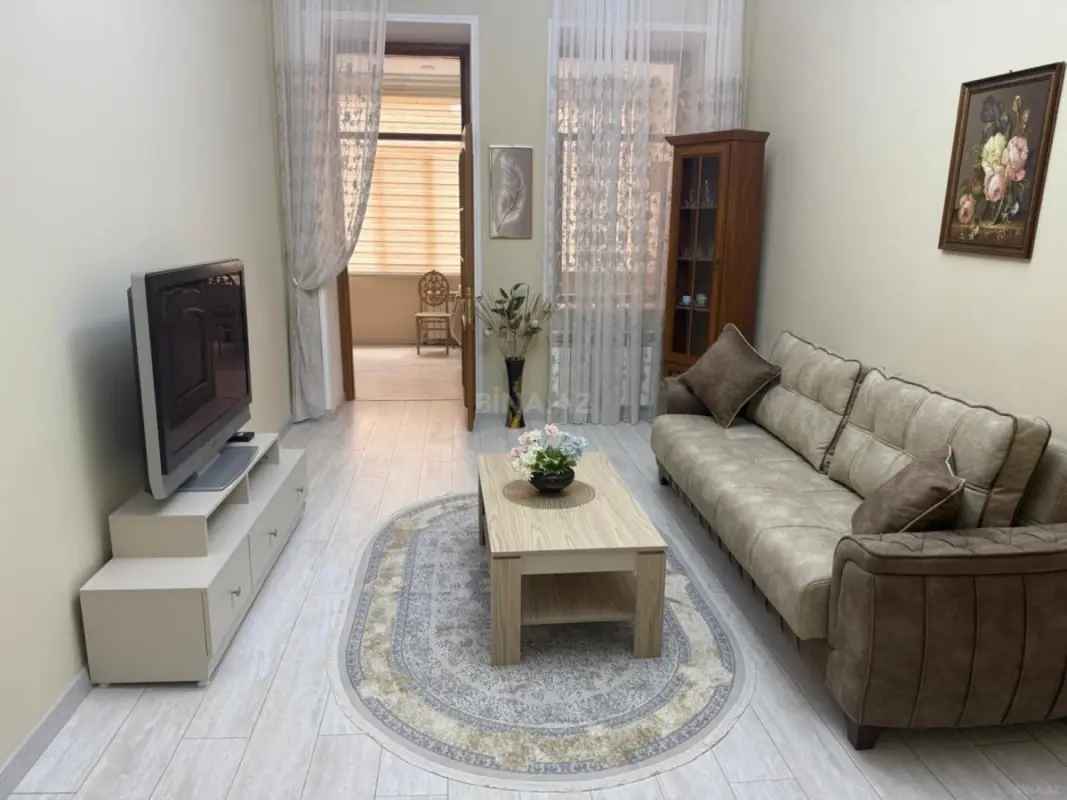 Kirayə verilir 2 otaqlı mənzil 65 m²