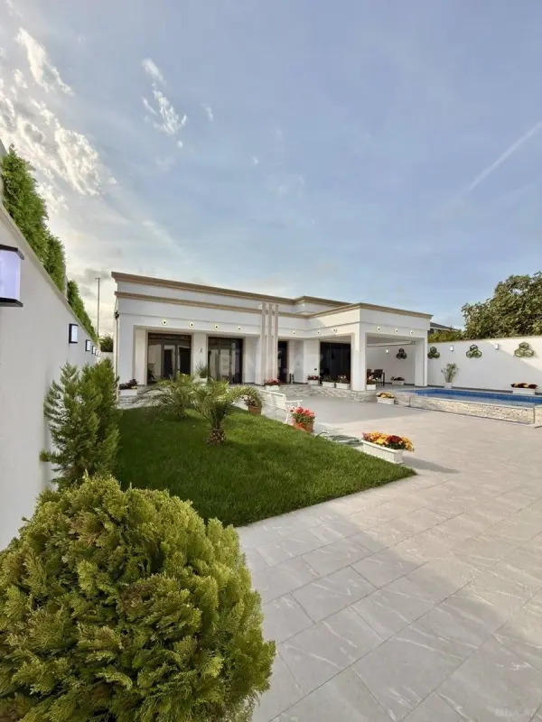 Satılır 4 otaqlı həyət evi 180 m²