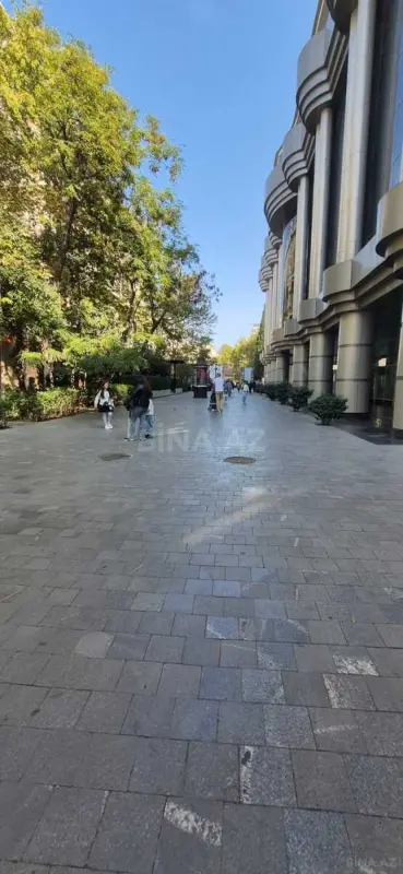 Satılır 4 otaqlı mənzil 105 m²
