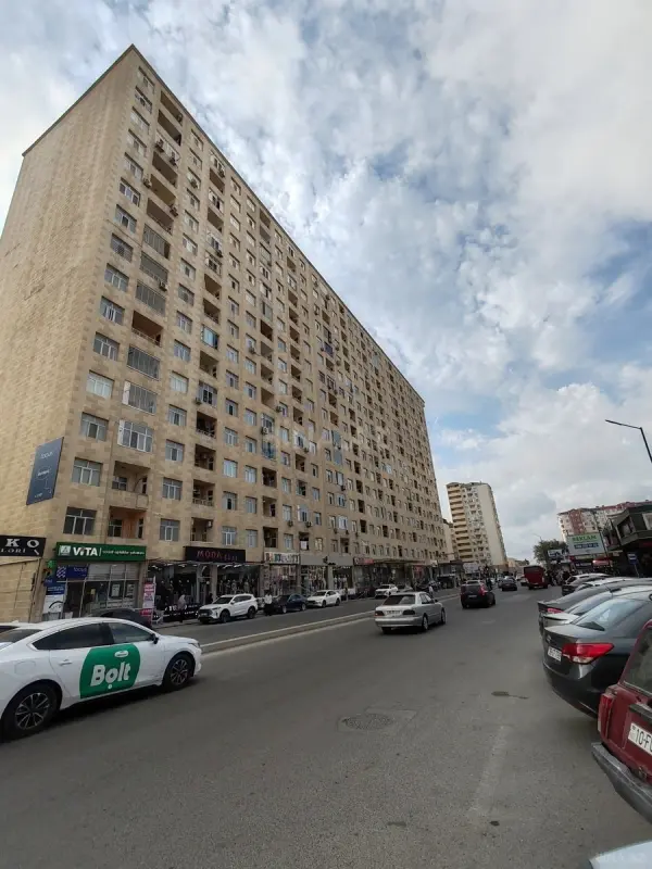 Satılır 2 otaqlı mənzil 78 m²