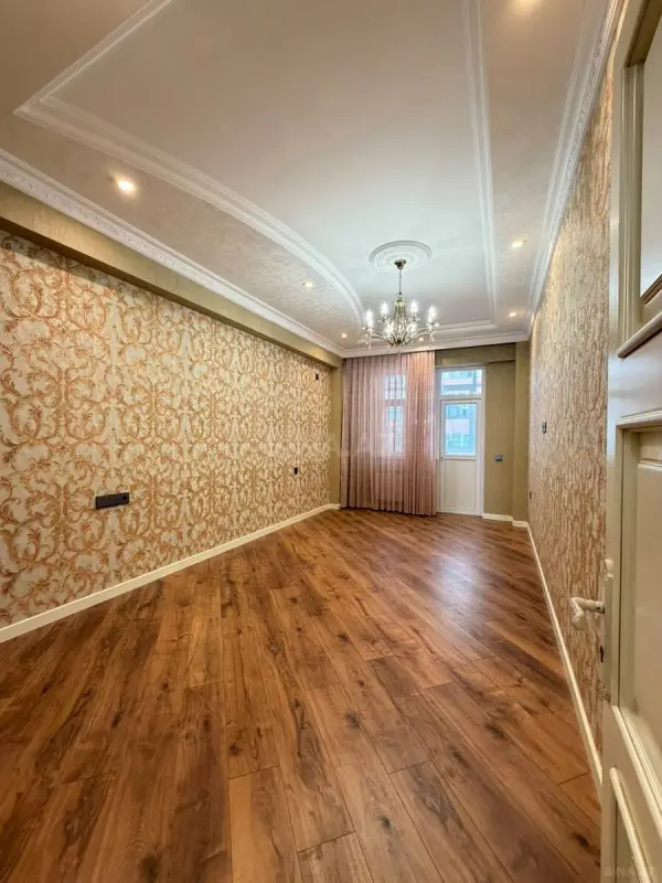 Satılır 3 otaqlı mənzil 130 m²