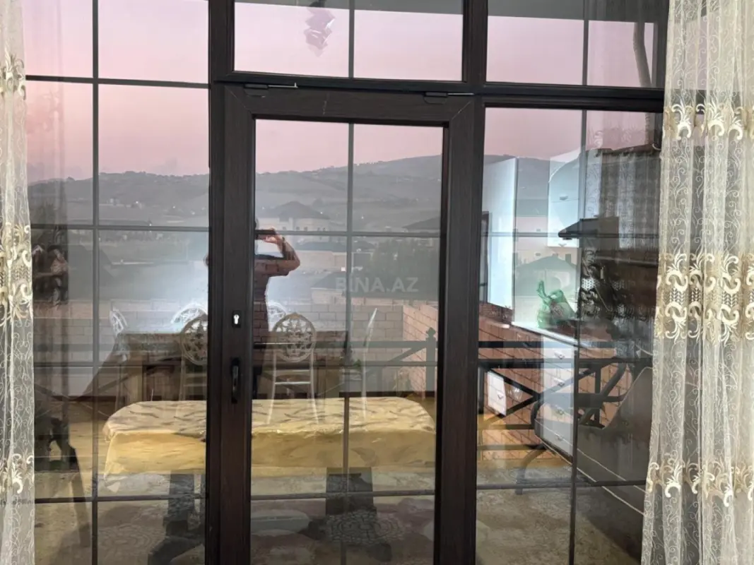 Kirayə verilir 4 otaqlı həyət evi 200 m²