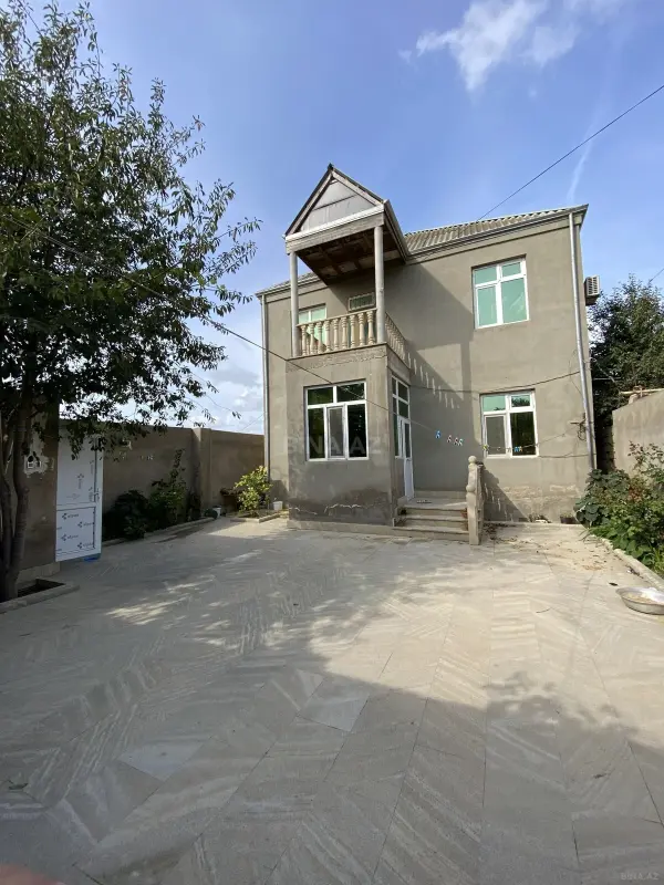 Satılır 4 otaqlı həyət evi 200 m²
