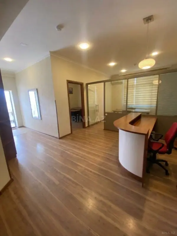 Kirayə verilir 4 otaqlı ofis 200 m²