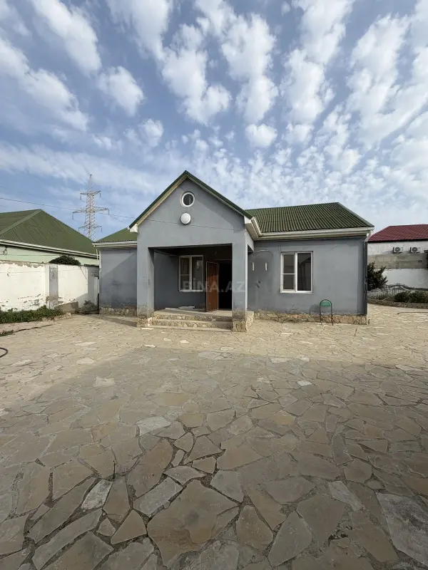 Satılır 4 otaqlı həyət evi 135 m²