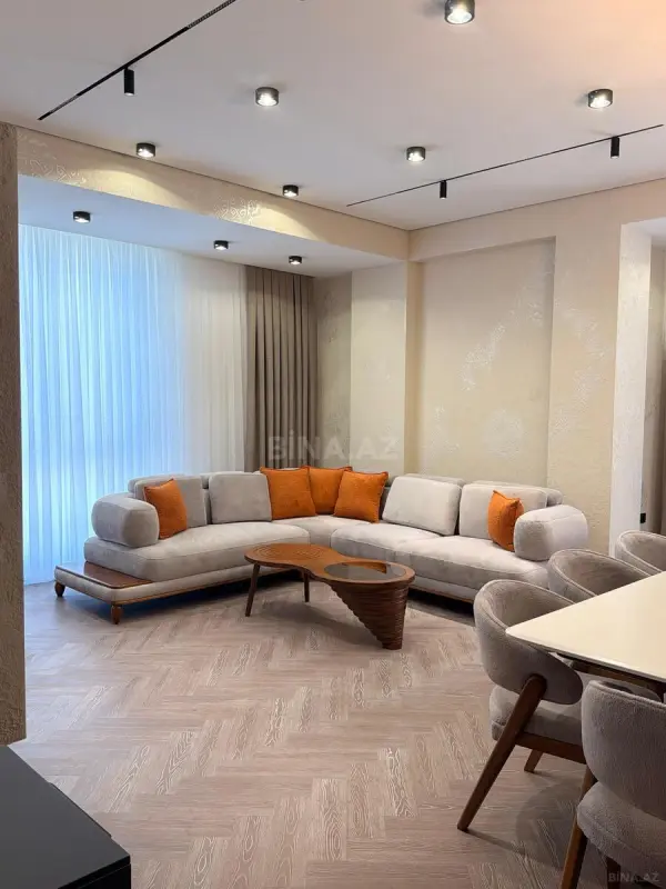 Satılır 3 otaqlı mənzil 142 m²