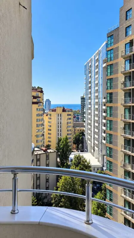 Satılır 4 otaqlı mənzil 210 m²