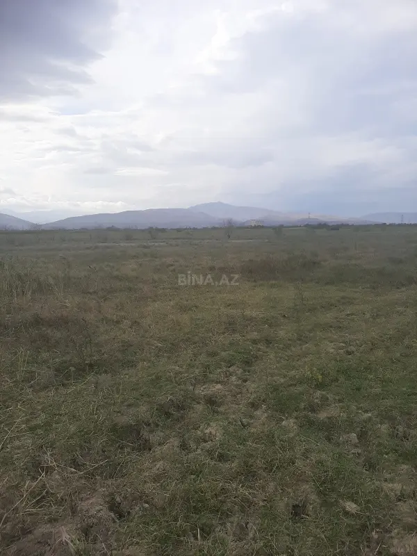 Satılır torpaq sahəsi 300 m²