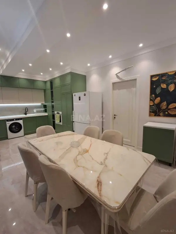 Satılır 3 otaqlı mənzil 140 m²