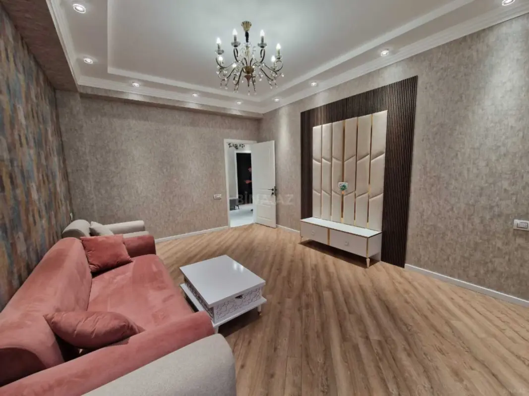 Kirayə verilir 2 otaqlı mənzil 95 m²