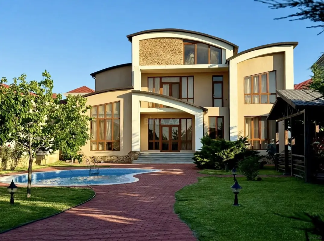 Satılır 5 otaqlı həyət evi 450 m²