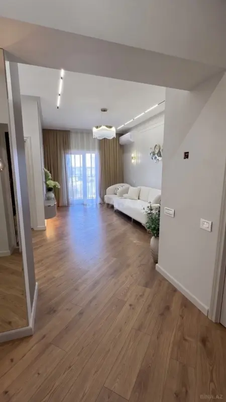 Satılır 2 otaqlı mənzil 68 m²