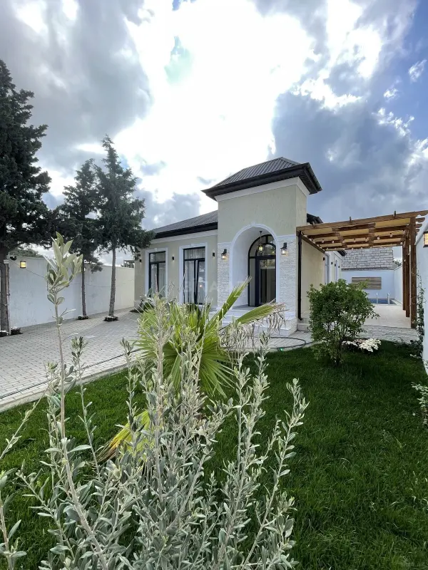 Satılır 4 otaqlı həyət evi 160 m²
