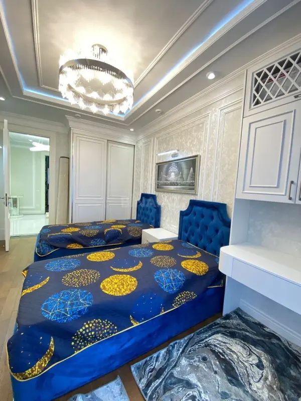 Kirayə verilir 4 otaqlı mənzil 185 m²
