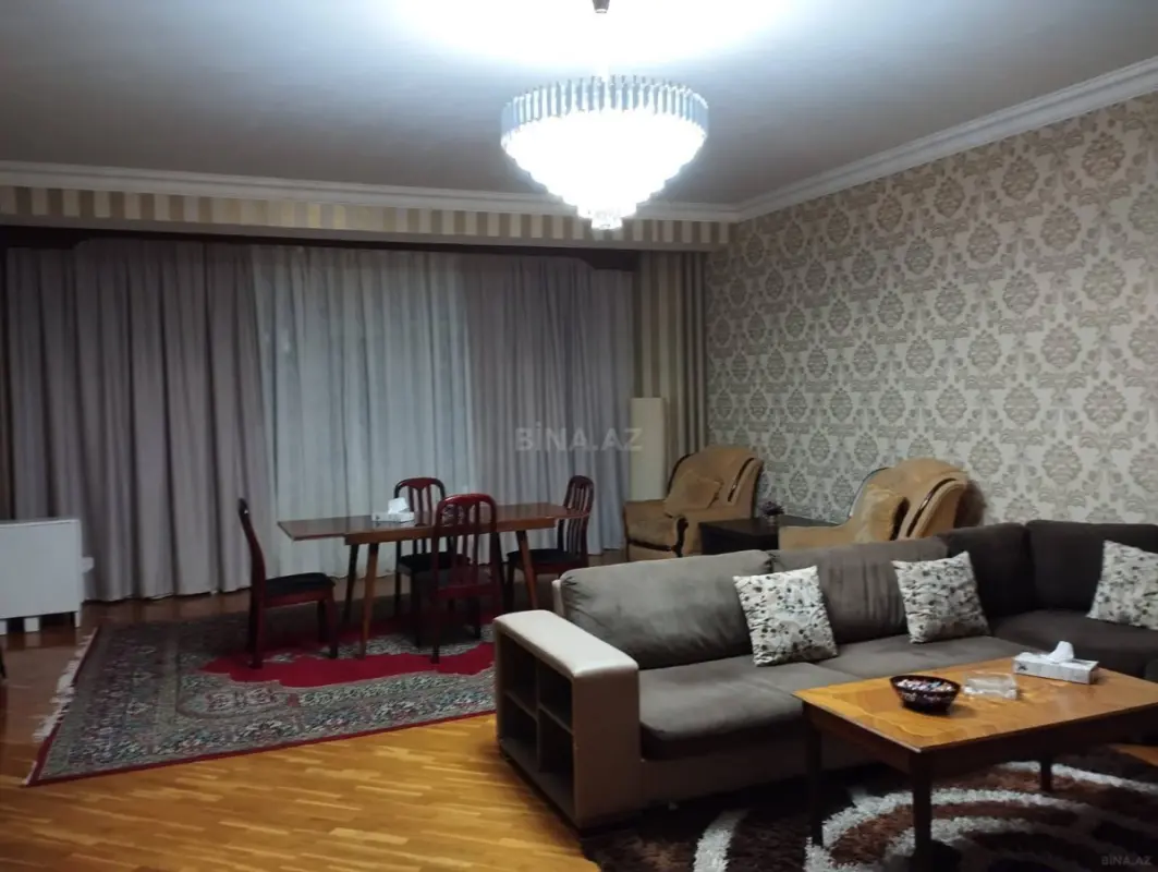 Kirayə verilir 3 otaqlı mənzil 130 m²