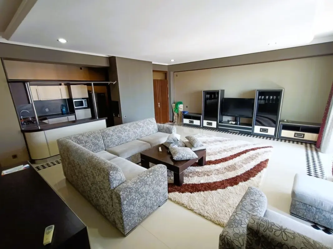Kirayə verilir 2 otaqlı mənzil 90 m²