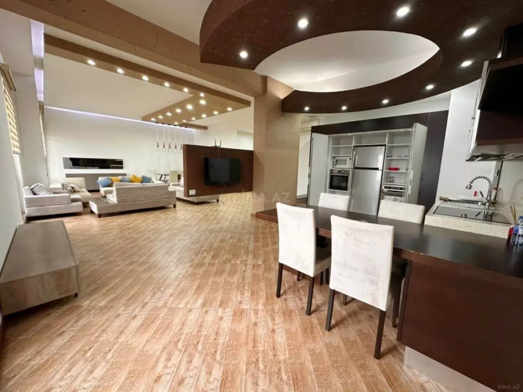 Kirayə verilir 4 otaqlı mənzil 250 m²