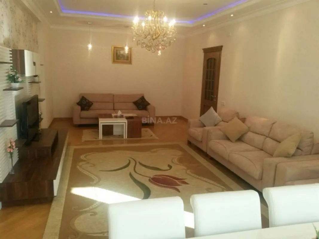 Kirayə verilir 2 otaqlı mənzil 93 m²