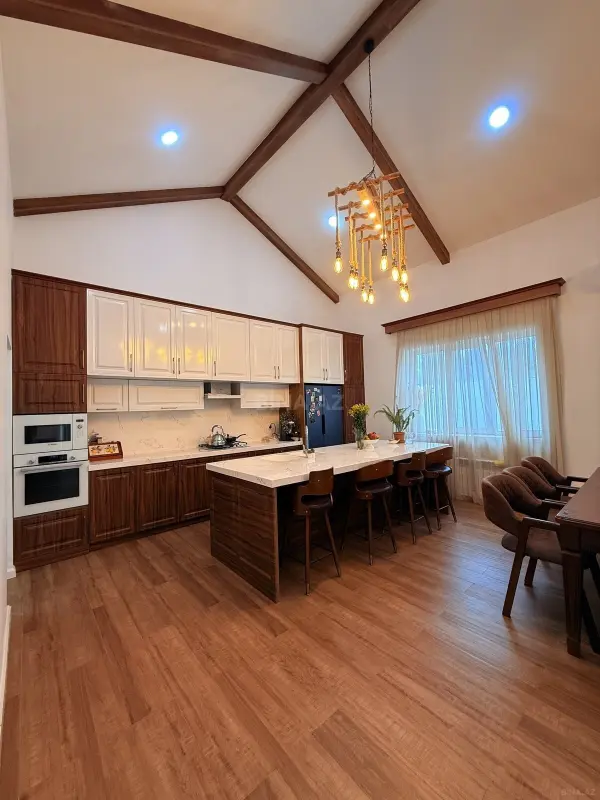 Satılır 5 otaqlı həyət evi 155 m²
