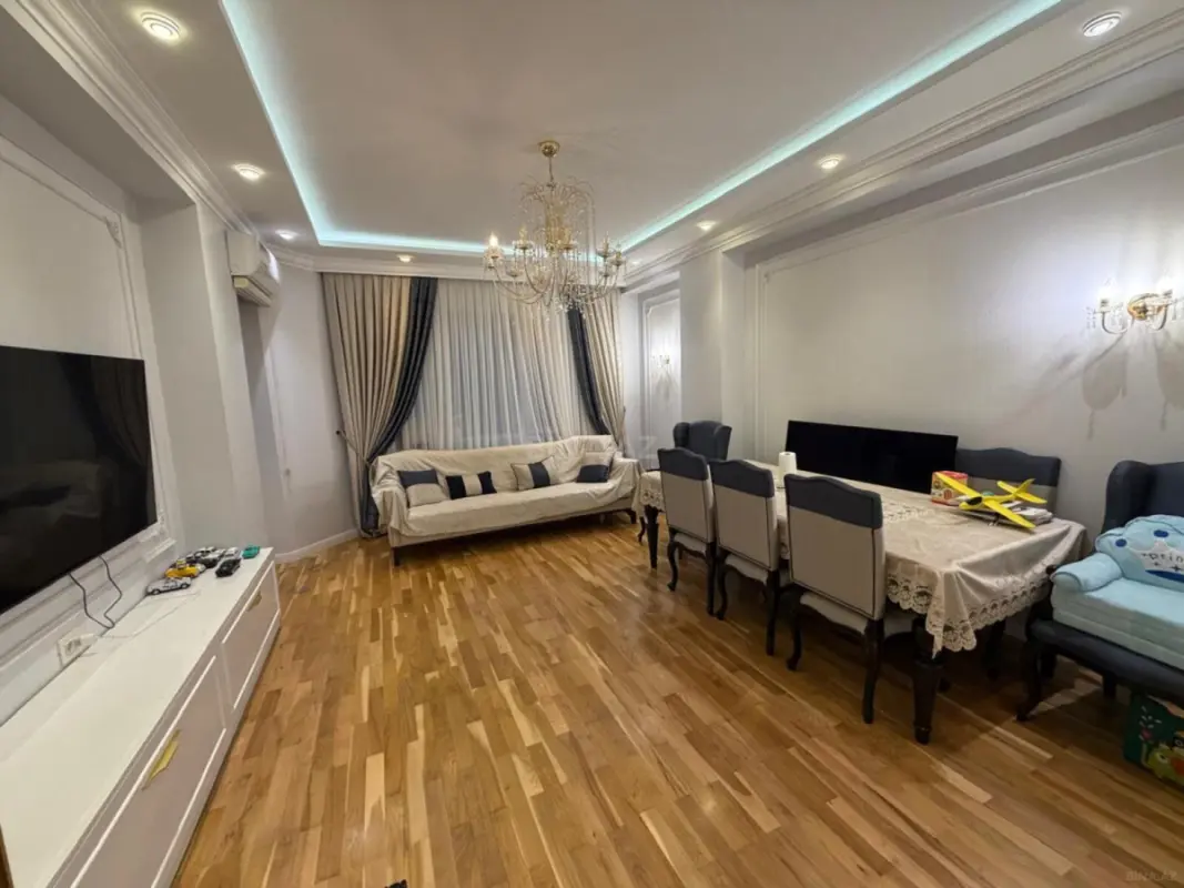 Satılır 2 otaqlı mənzil 92 m²
