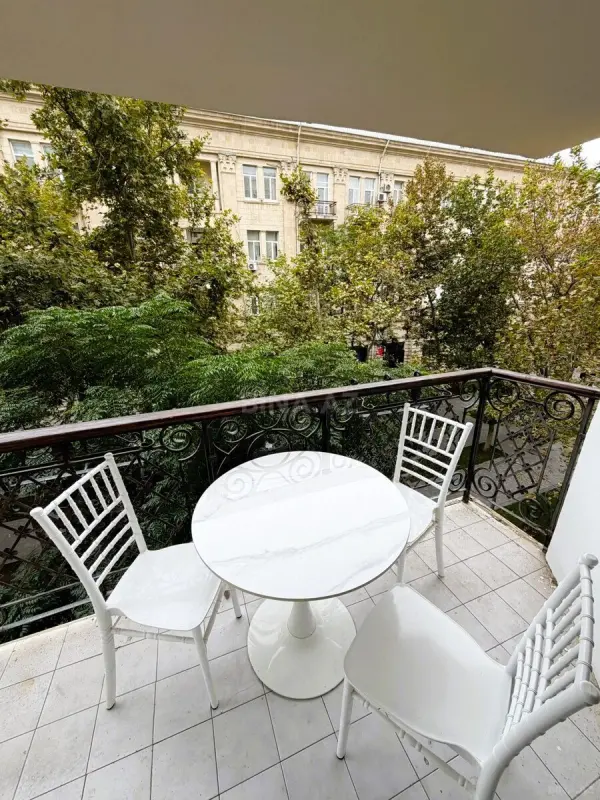 Kirayə verilir 2 otaqlı mənzil 80 m²