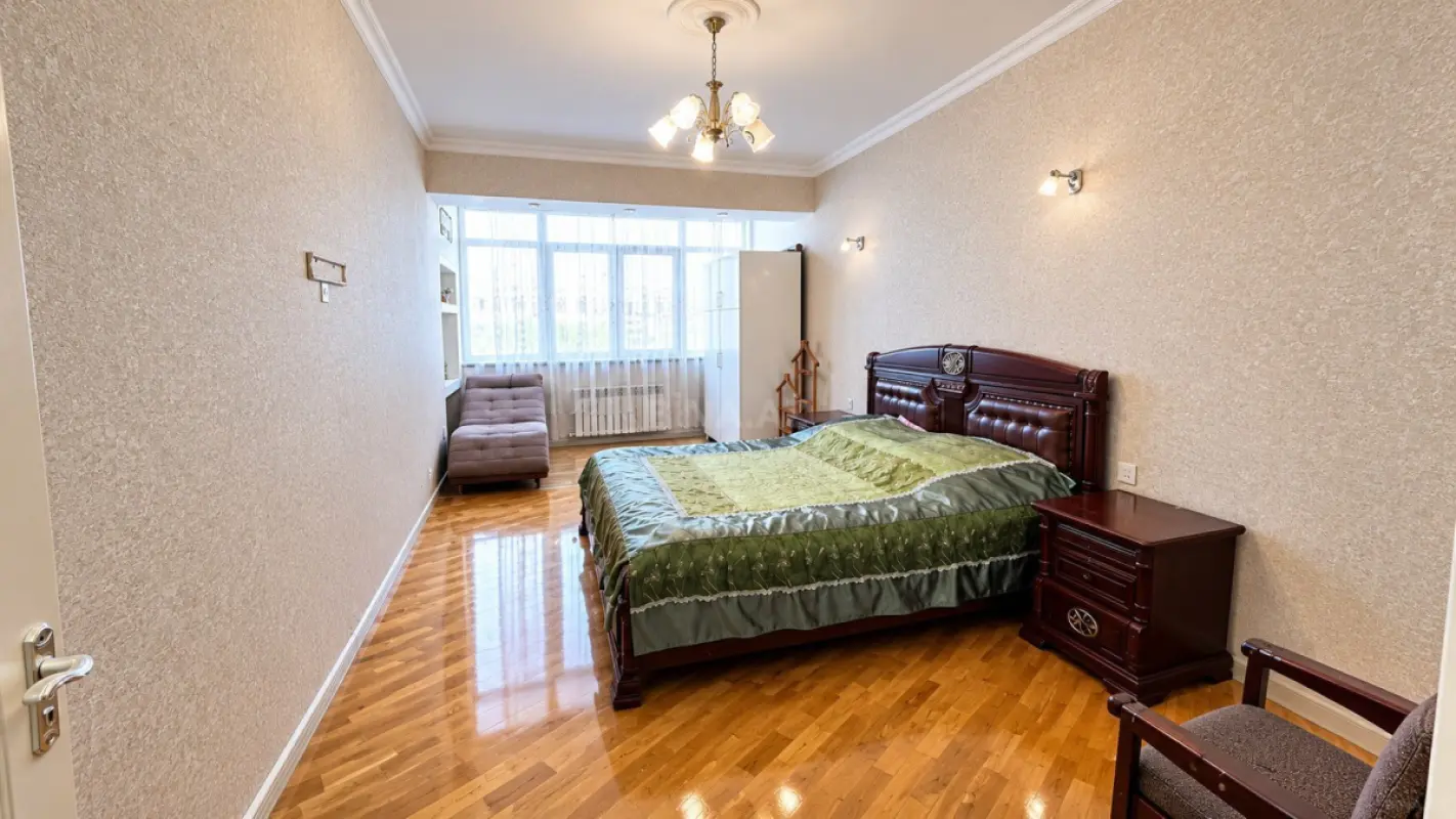 Satılır 2 otaqlı mənzil 95 m²