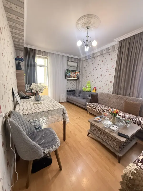 Kirayə verilir 2 otaqlı mənzil 66 m²