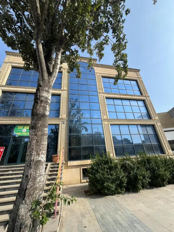 Kirayə verilir obyekt 860 m²