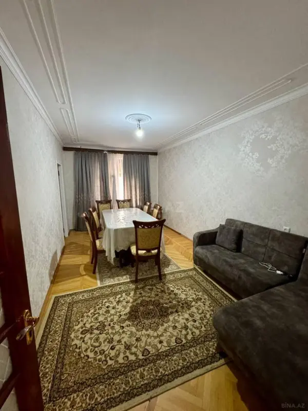 Satılır 5 otaqlı mənzil 120 m²