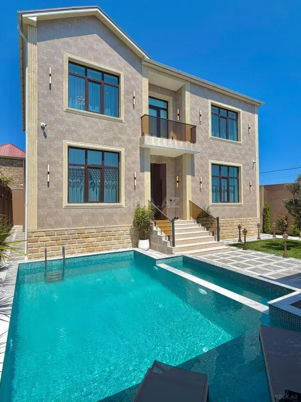 Satılır 6 otaqlı həyət evi 300 m²