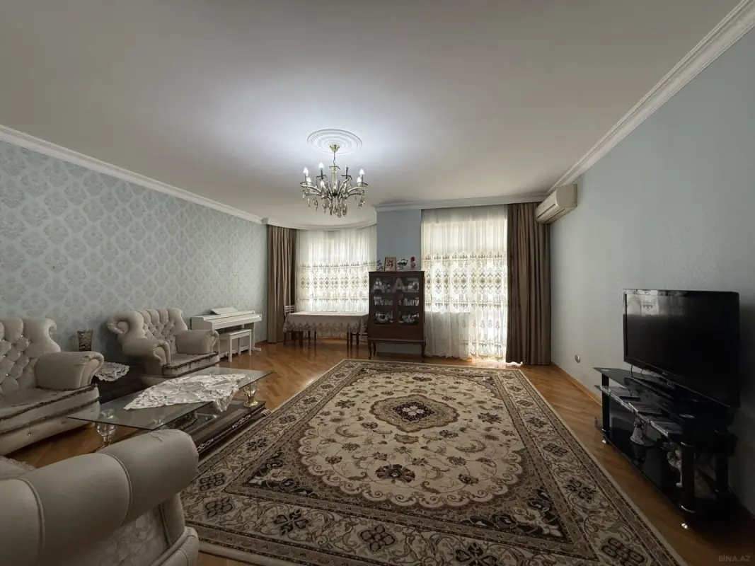Satılır 2 otaqlı mənzil 110 m²