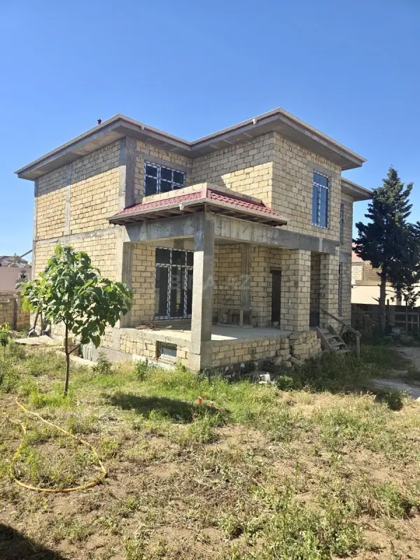 Satılır 7 otaqlı həyət evi 363 m²