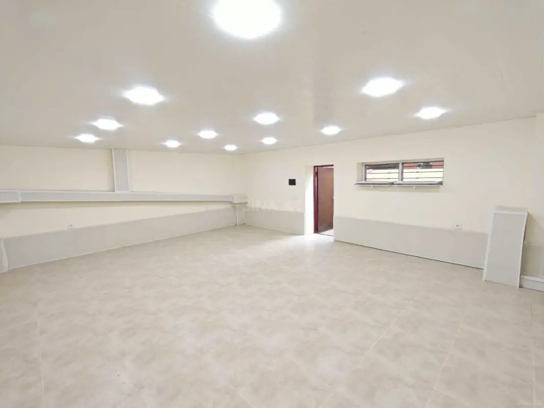 Satılır obyekt 42 m²