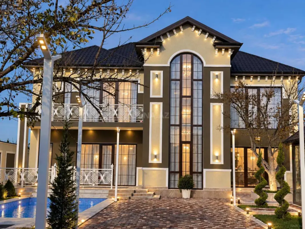 Satılır 5 otaqlı həyət evi 300 m²