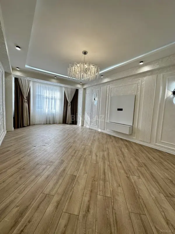 Satılır 3 otaqlı mənzil 110 m²