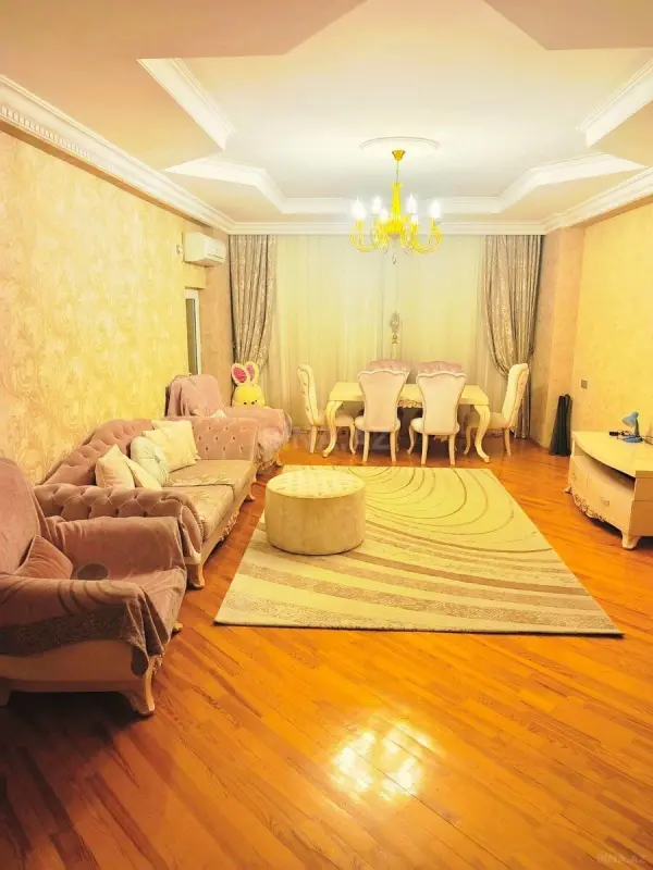 Kirayə verilir 3 otaqlı mənzil 140 m²