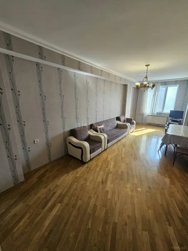 Kirayə verilir 4 otaqlı mənzil 110 m²