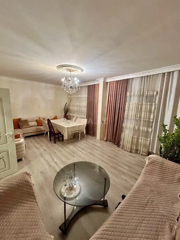 Satılır 5 otaqlı mənzil 110 m²