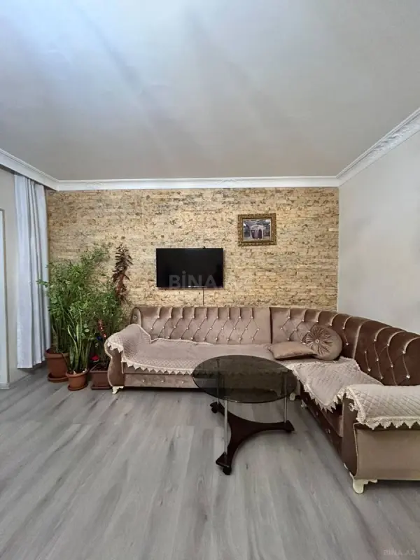Satılır 5 otaqlı mənzil 120 m²