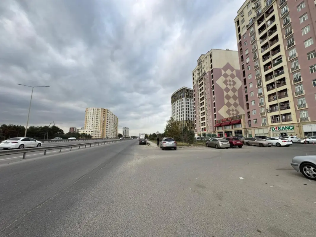 Satılır obyekt 250 m²