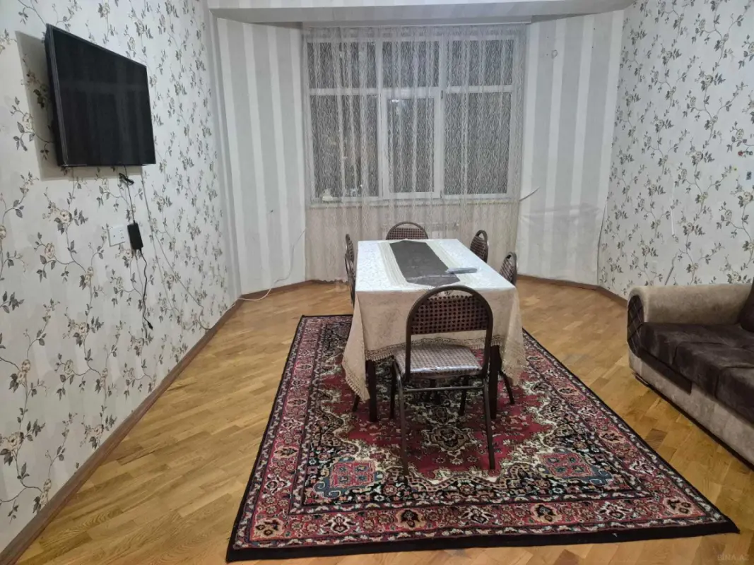 Kirayə verilir 2 otaqlı mənzil 65 m²