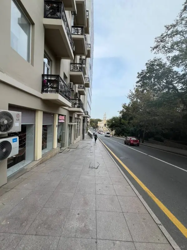 Kirayə verilir 3 otaqlı ofis 61 m²