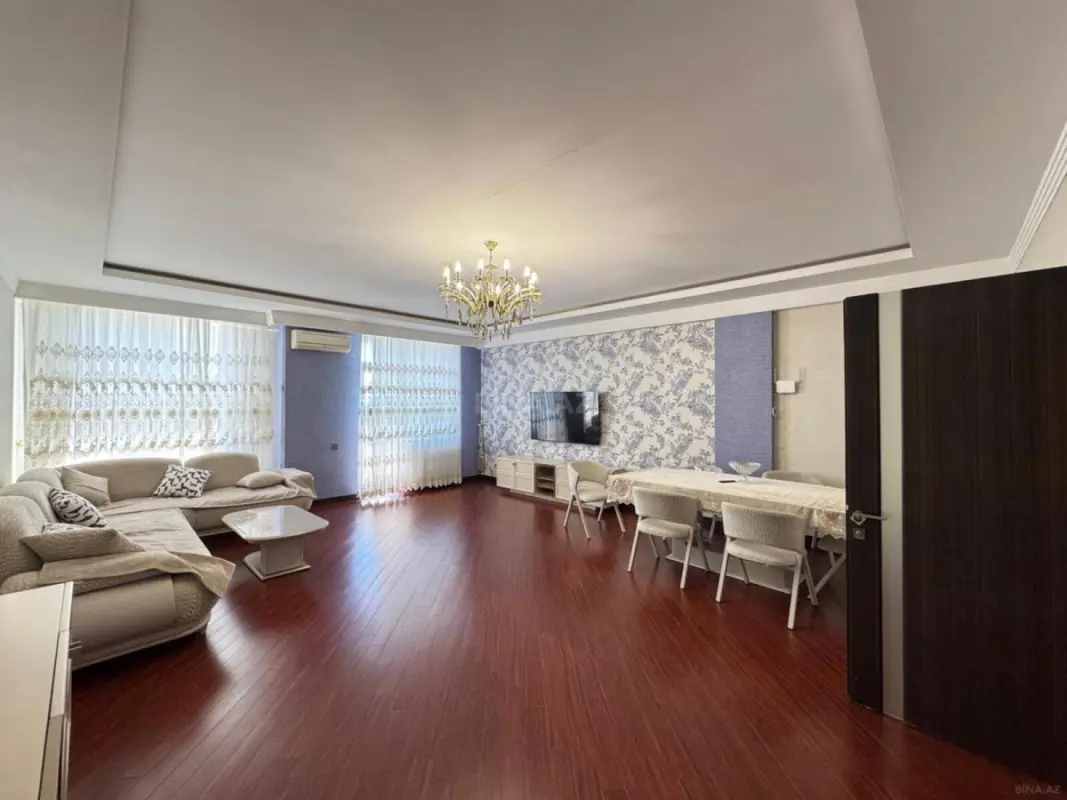 Kirayə verilir 3 otaqlı mənzil 130 m²
